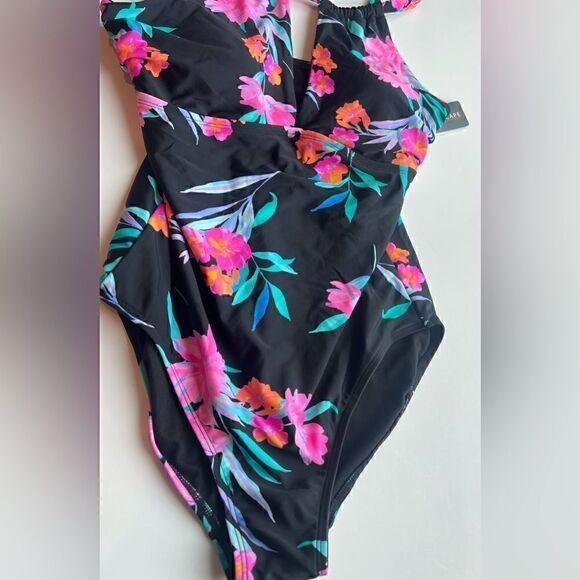 Island Escape Women's Poolside
One-Piece Swimsuit, Ocean Bloom Multi size 8 New - Picture 15 of 16